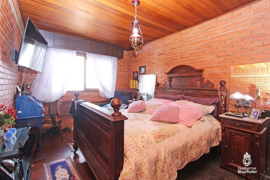 Casa para Venda -  3 dormitórios, sendo 1 suites, 2 vagas - São Caetano