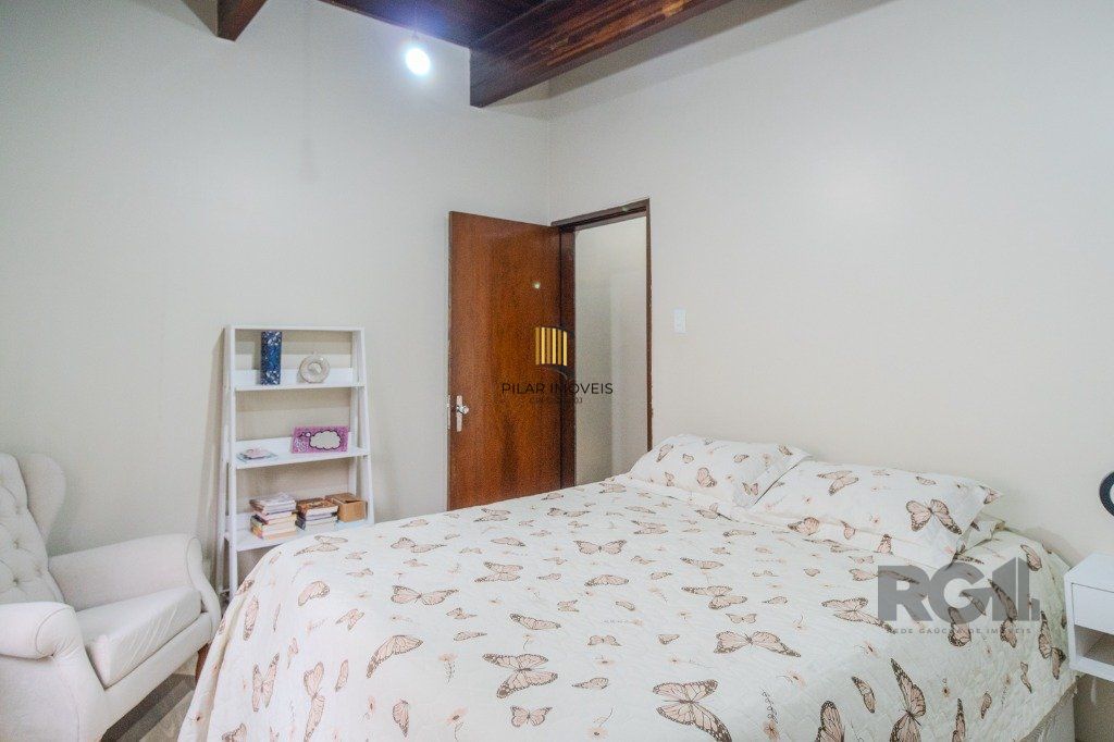 Casa 4 dormitórios no bairro Nonoai
