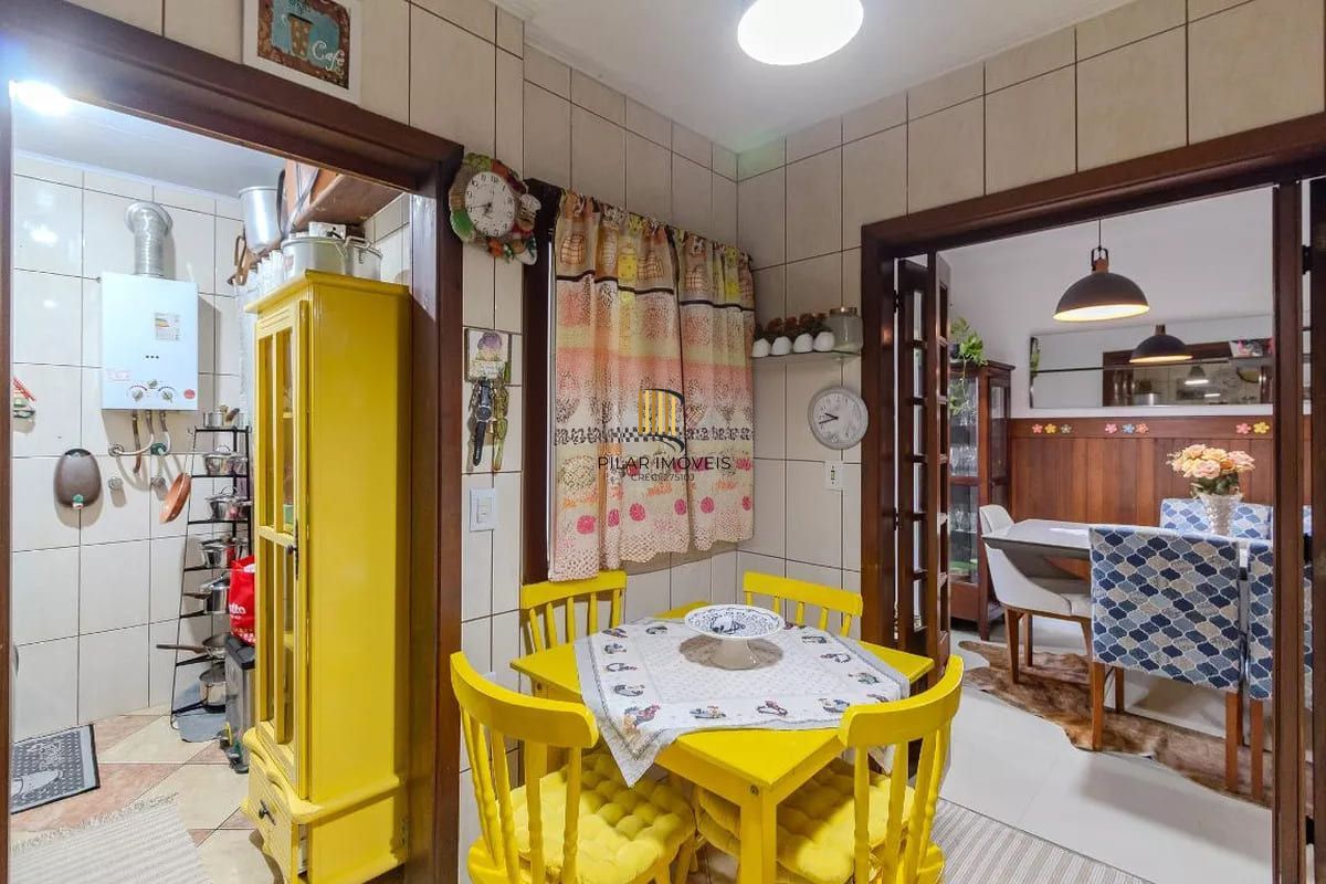 Casa de condomínio à venda com 258m², 3 quartos e 2 vagas