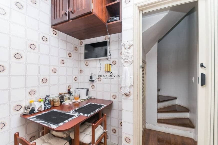 Cobertura para Venda - 180m², 3 dormitórios, sendo 1 suites, 1 vaga - Petrópolis