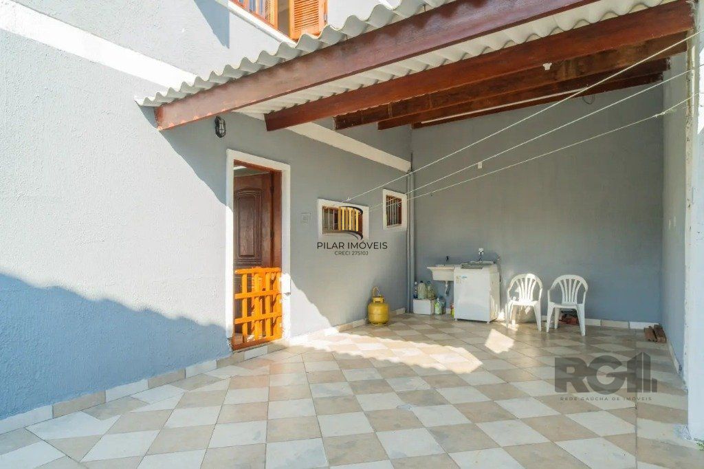 Casa de 3 dormitórios no bairro Nonoai