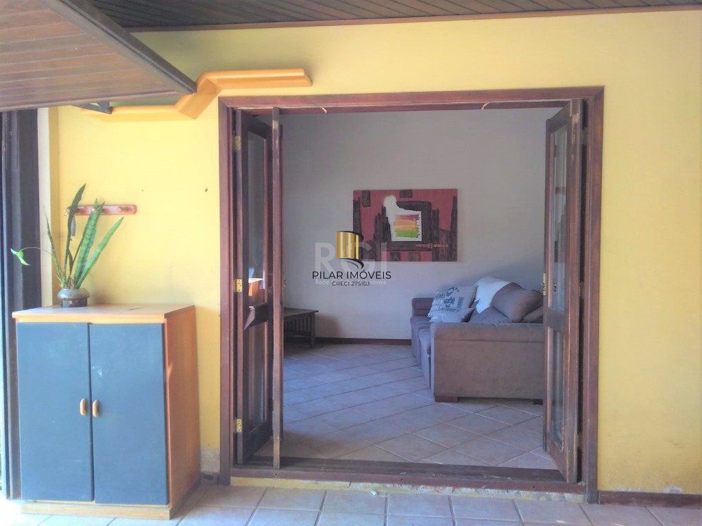 Casa para Venda - 219m², 3 dormitórios, sendo 1 suites, 4 vagas - Menino Deus