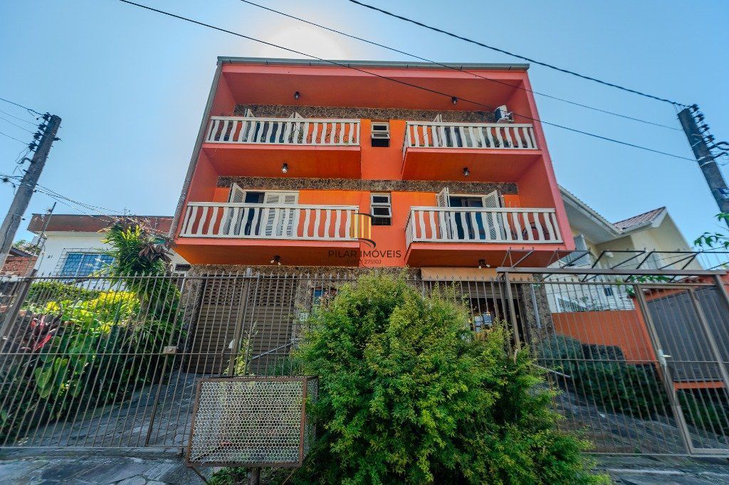 Prédio de 328m² - 4 dormitórios, 2 vagas no bairro Chácara das Pedras