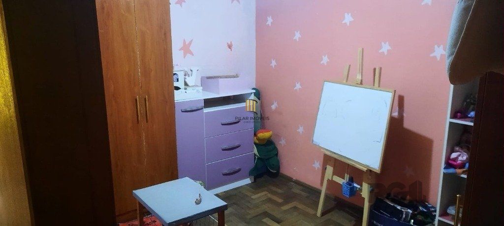 Casa de 4 quartos com 243,58m² no Bairro Lomba do Pinheiro