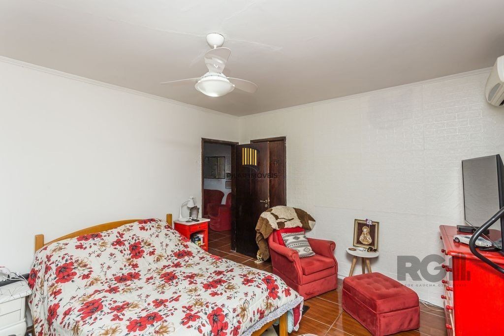 Casa 210m² - 3 dormitórios, 2 vagas