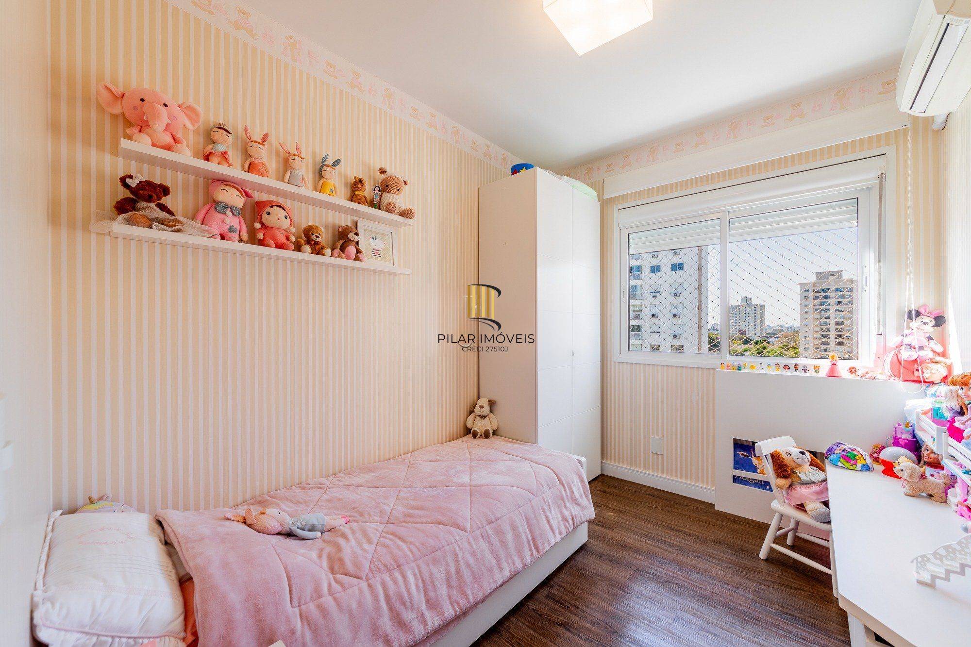 Apartamento com 3 quartos e 79m² à venda em Passo da Areia - Rua Bezerra De Menezes, Passo Da Areia, Porto Alegre