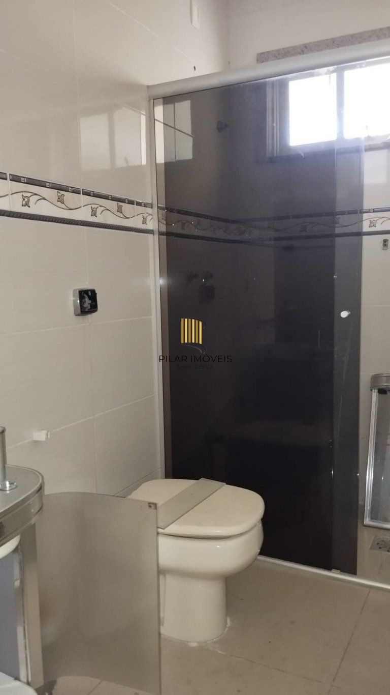 Casa com 4 quartos e 257m² à venda em Guarujá, Porto Alegre.