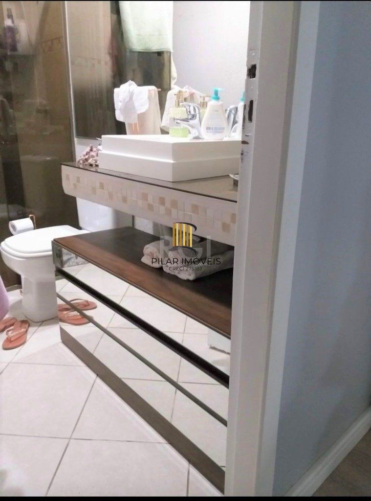 Casa de 67m², 2 dormitórios, 3 vagas no bairro Passo Da Areia