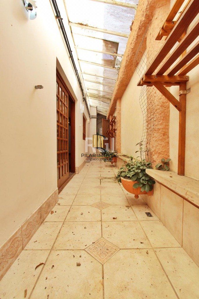 Casa para Venda - 185.29m², 4 dormitórios, sendo 2 suites, Teresópolis