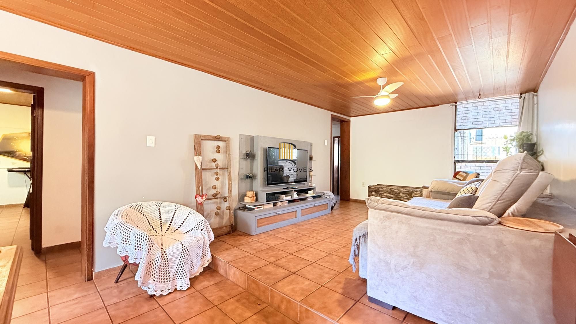 Casa 4 dormitórios no bairro Teresópolis