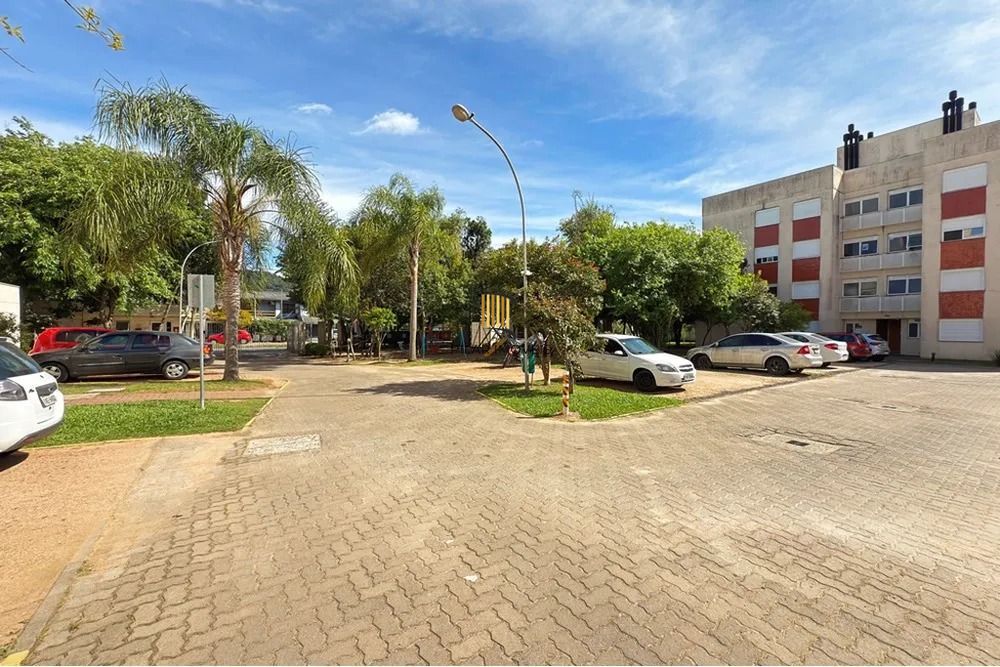 Apartamento de 02 dormitorios com 1 vaga na zona sul de Porto Alegre.
