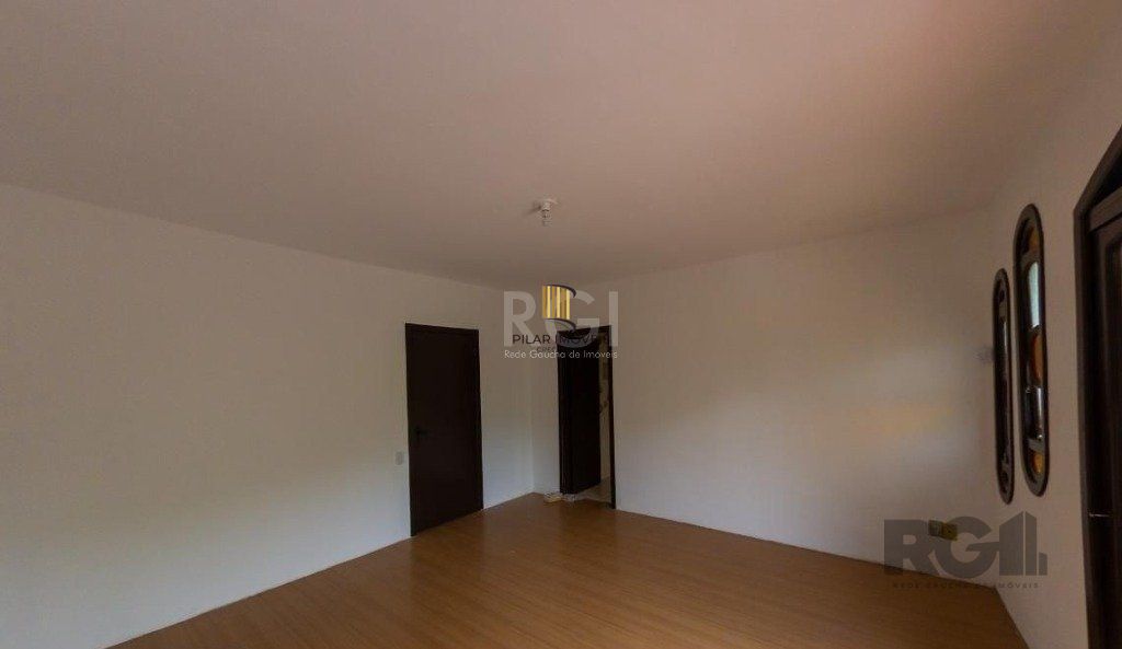 Casa para Venda - 450m², 4 dormitórios, sendo 3 suites, 5 vagas - Nonoai