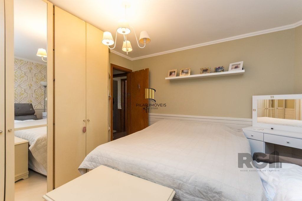 Casa de 3 dormitórios no bairro Chácara das Pedras