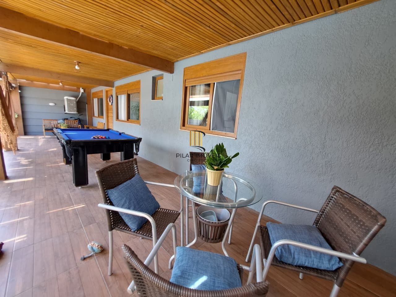 Casa com 04 dormitórios e piscina na praia de Imbé/ RS.