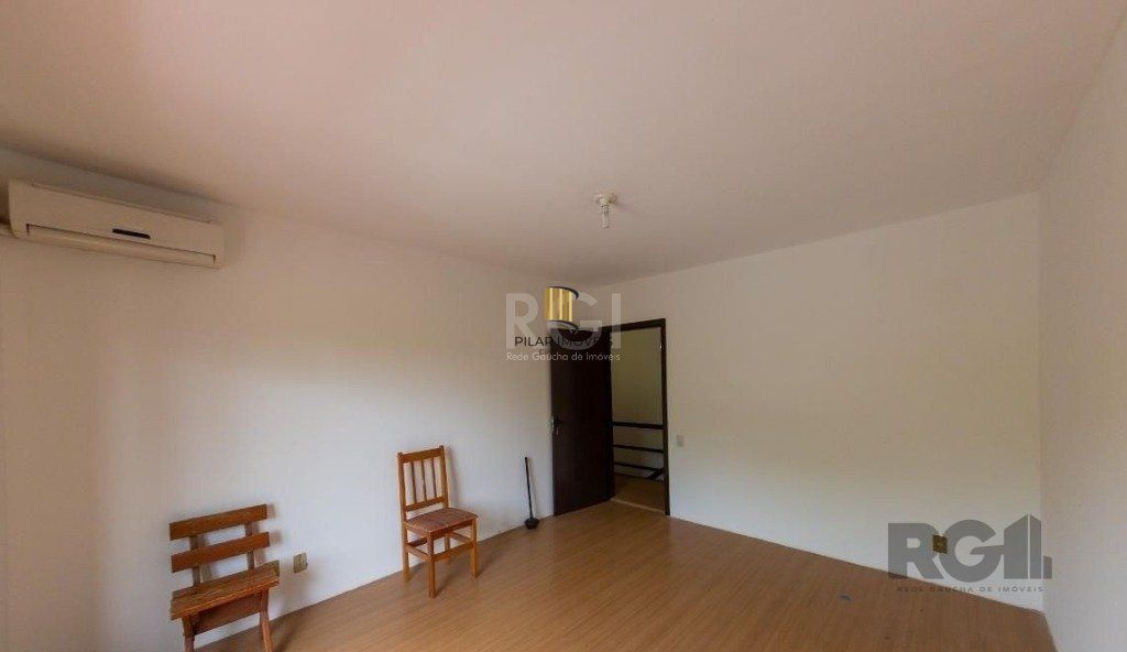 Casa para Venda - 450m², 4 dormitórios, sendo 3 suites, 5 vagas - Nonoai