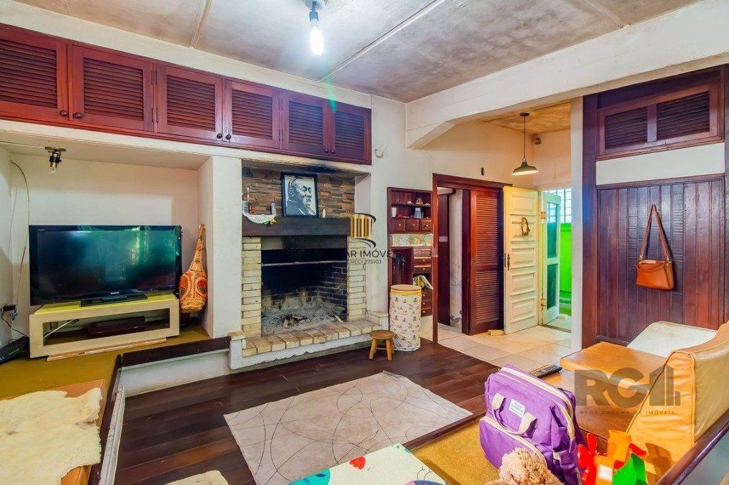 Casa de 4 dormitórios no bairro Belém Novo