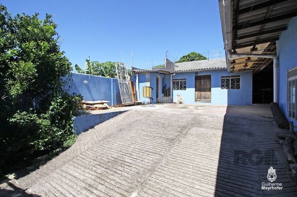 Casa de 3 dormitórios no bairro Partenon