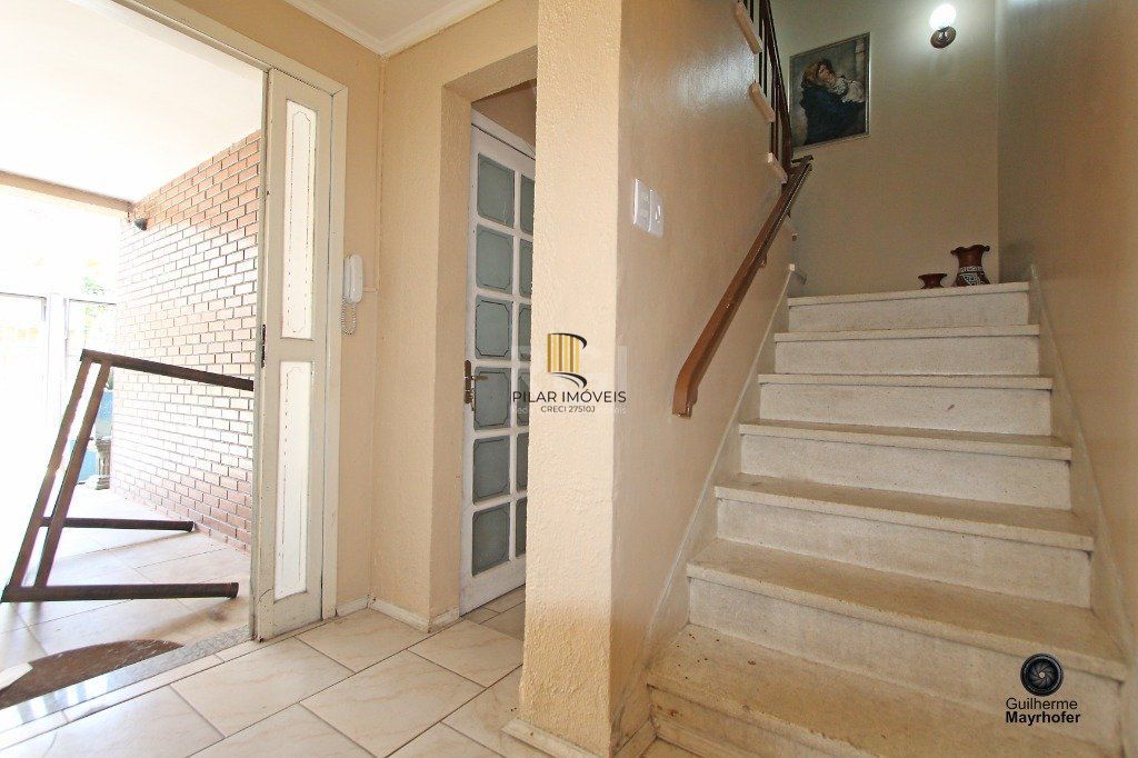 Casa para Venda - 300m², 6 dormitórios, sendo 1 suites, 3 vagas - Menino Deus