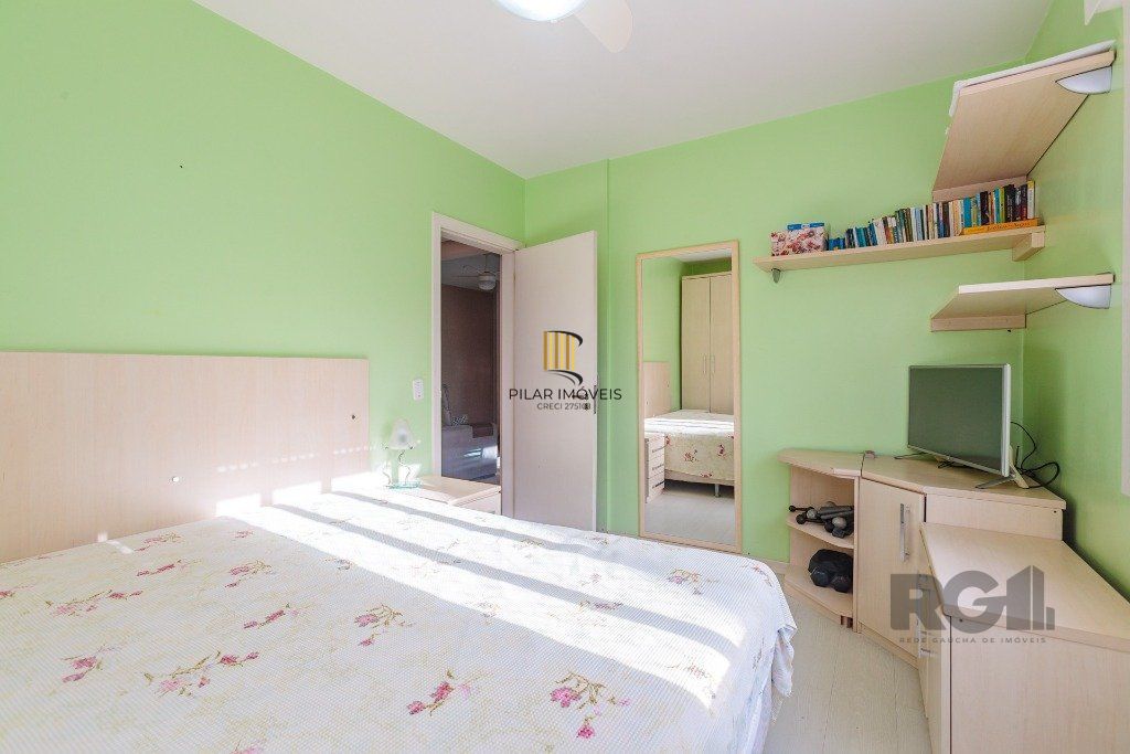 Apartamento 2 dormitórios  com 1 vaga no bairro Teresópolis em Porto Alegre