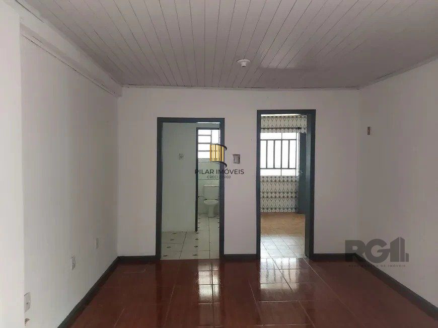 Casa de 2 dormitórios no bairro Sarandi