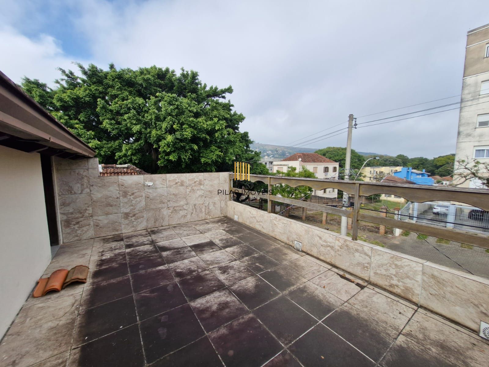 Casa de 3 dormitórios com piscina no bairro Teresópolis.