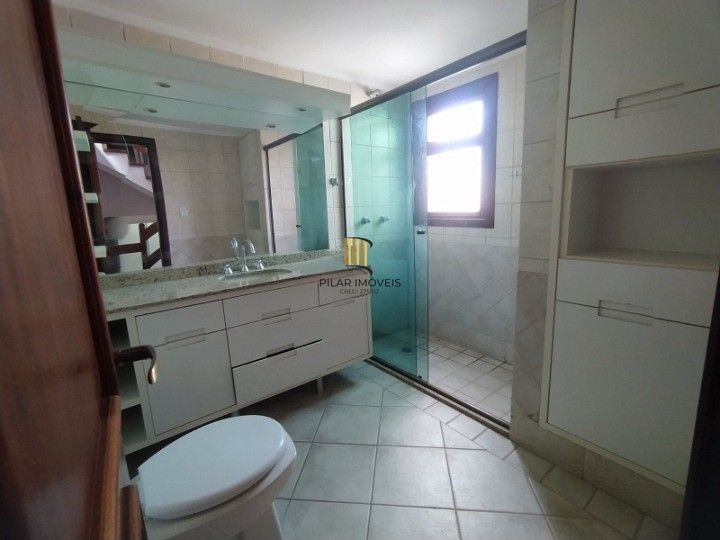 Casa de Condomínio 3 dormitórios no bairro Cristal