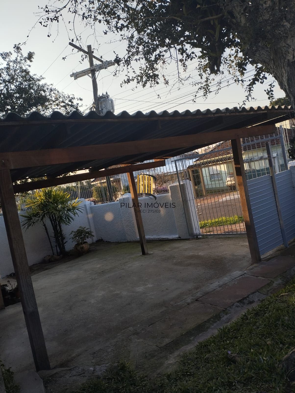 Casa 2 dormitórios no bairro Glória