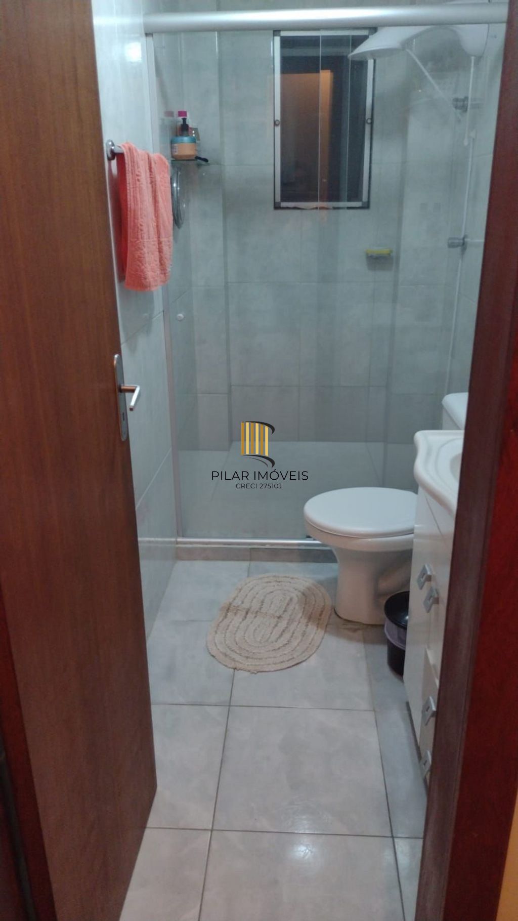 Apartamento 2 dormitórios térreo com pátio em Teresópolis