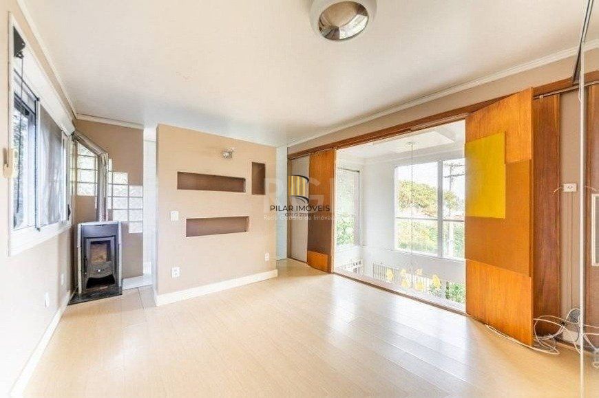 Casa à venda com 2 quartos, 255m² Rua CORONEL GOMES DE CARVALHO, Sétimo Céu, Porto Alegre