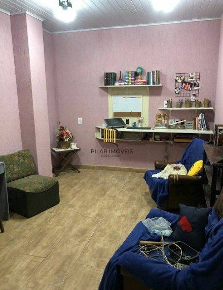 Casa para Venda - 200m², 5 dormitórios, sendo 1 suites, 4 vagas - Glória