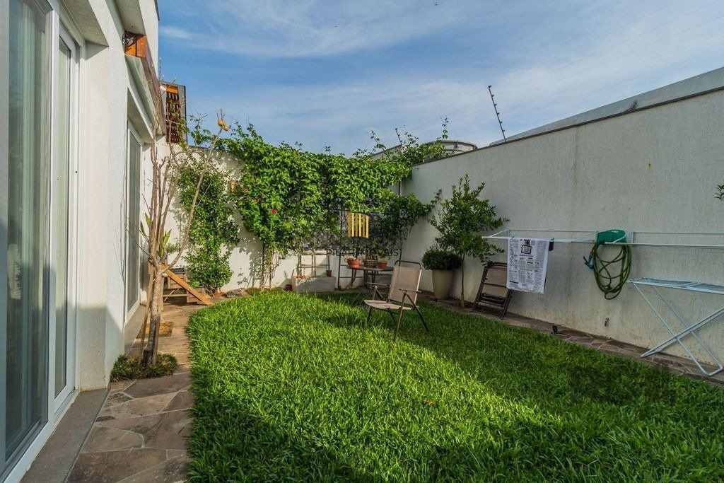 Casa Condominio para Venda - 221,59m², 3 suítes, 2 vagas - Teresópolis