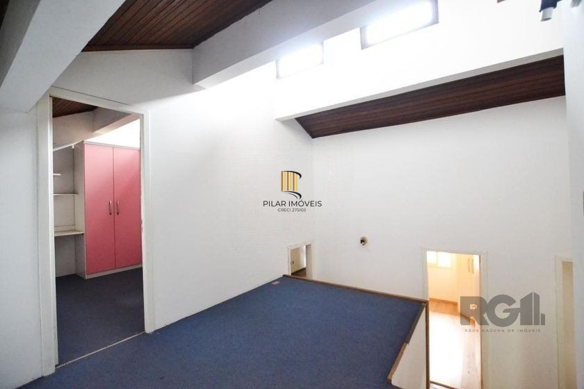 Casa de 200m² - 4 dormitórios, 4 vagas no bairro Espírito Santo