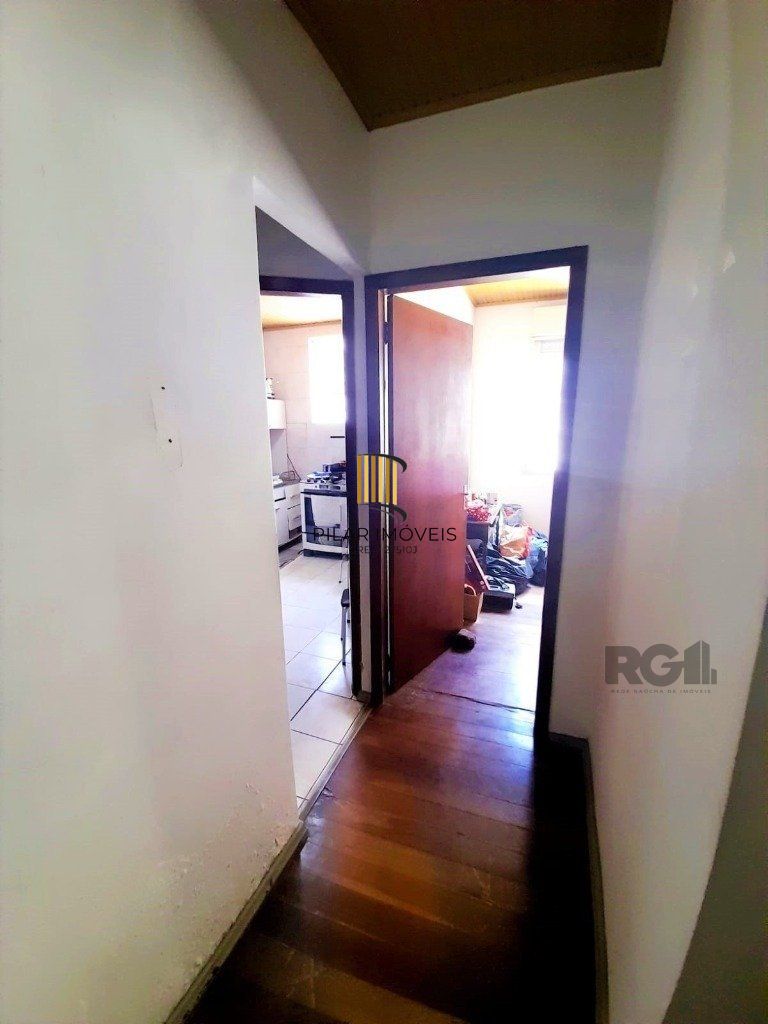 Casa 3 dormitórios no bairro Medianeira