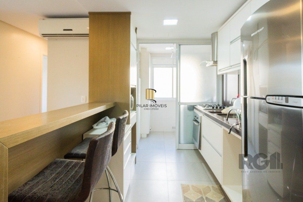 Apartamento de 2 dormitórios com 1 vaga no bairro Teresópolis