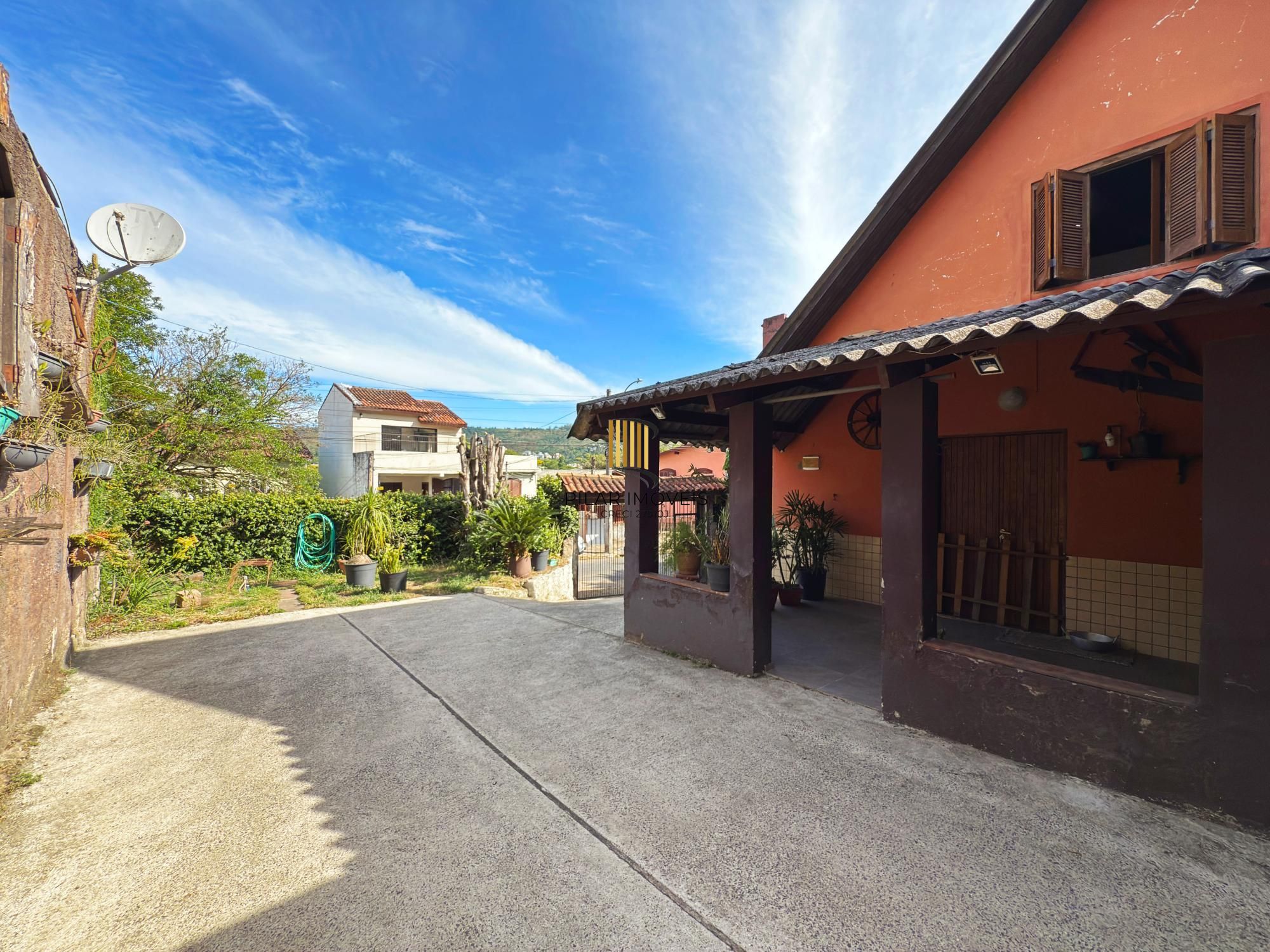 Casa residencial, 2 dormitórios no bairro Teresópolis