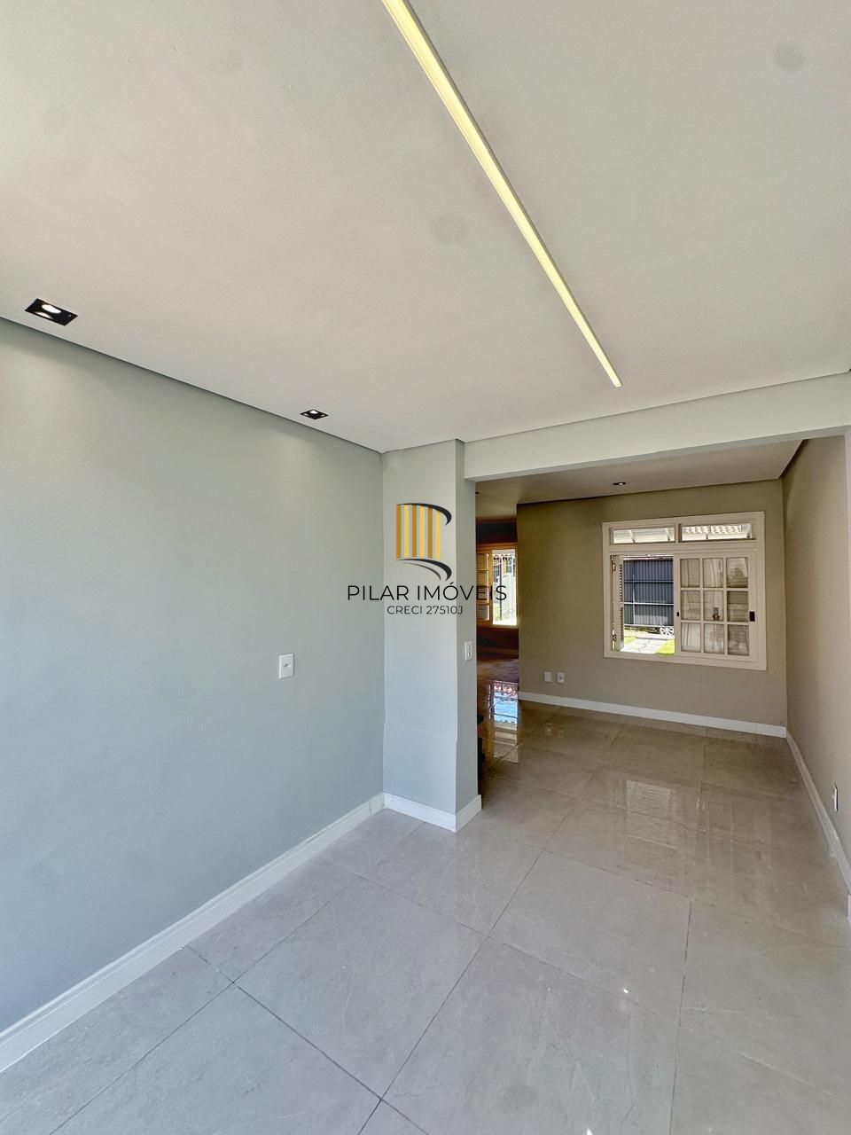 Casa 3 dormitórios no bairro Hípica