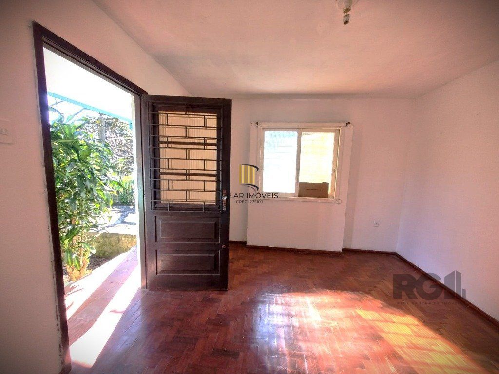 Casa 4 Dormitório(s) Bairro Nonoai