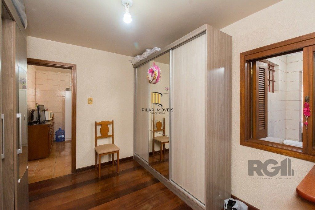 Casa de 4 quartos com 265m², no bairro Cavalhada