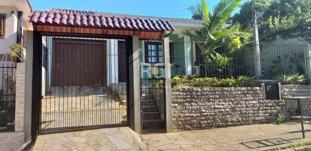 Casa para Venda - 214m², 2 dormitórios, 4 vagas - Parque Santa Fé