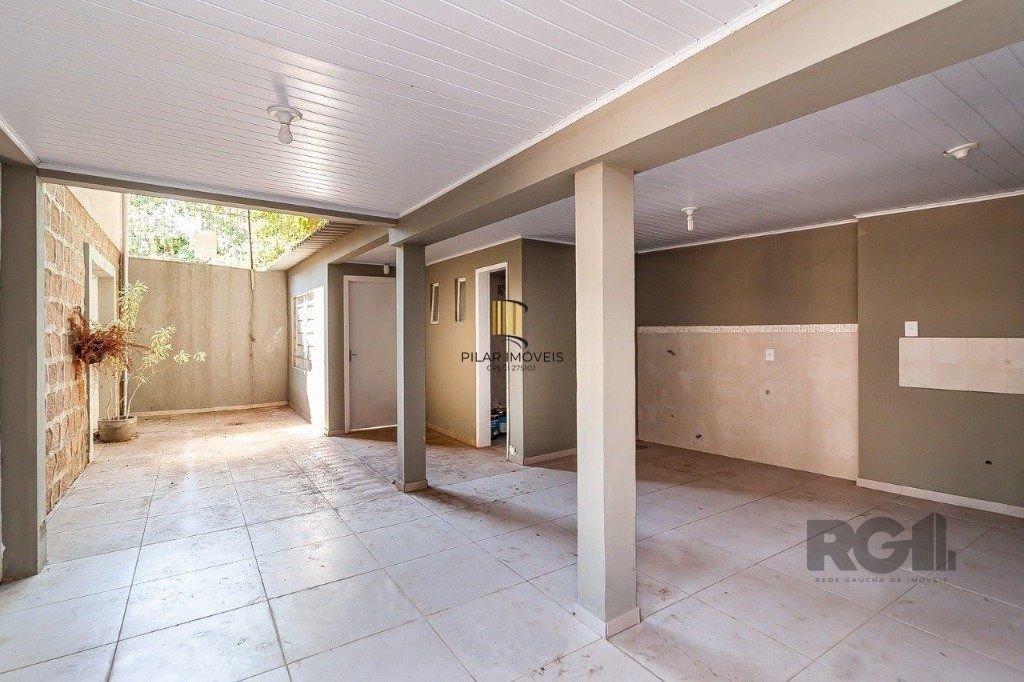 Casa de 4 dormitórios no bairro Três Figueiras