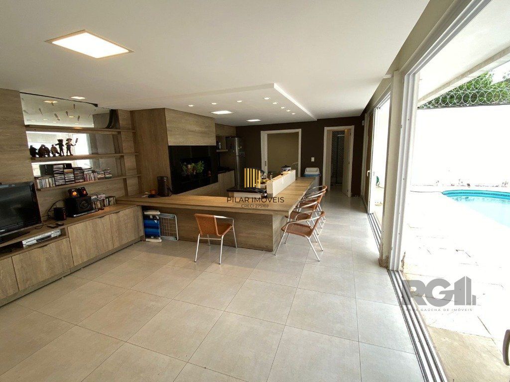 Casa 189m² - 3 suítes, piscina, 5 vagas no bairro Teresópolis