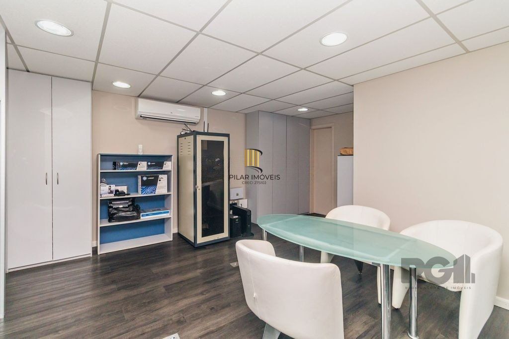 Excelente sala comercial de 140m² no centro.