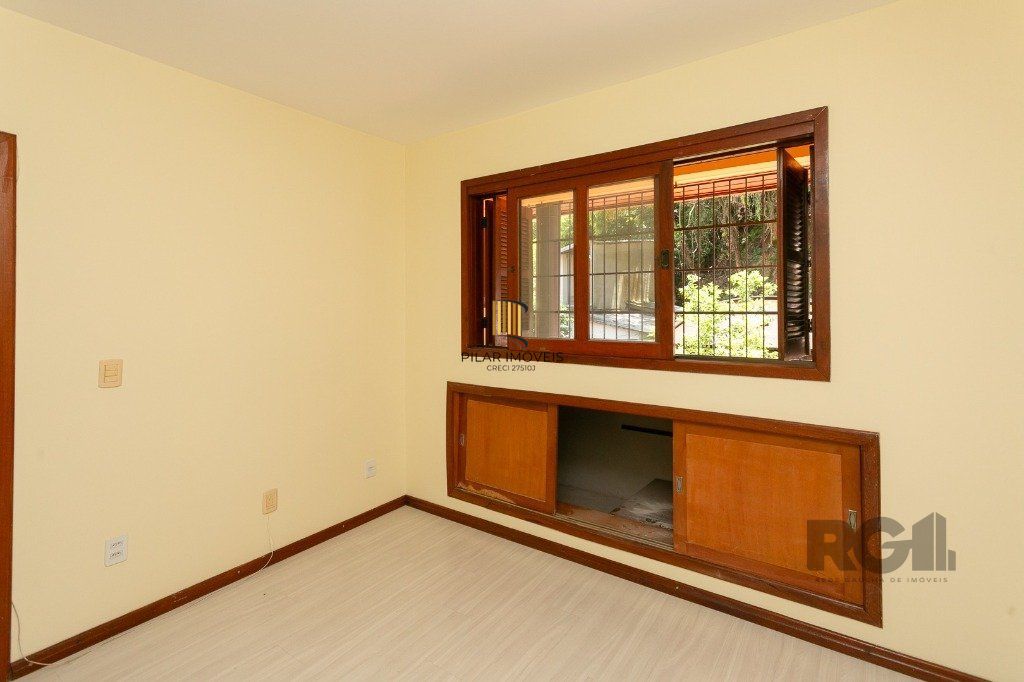 Casa com 5 dormitórios no bairro Jardim Carvalho