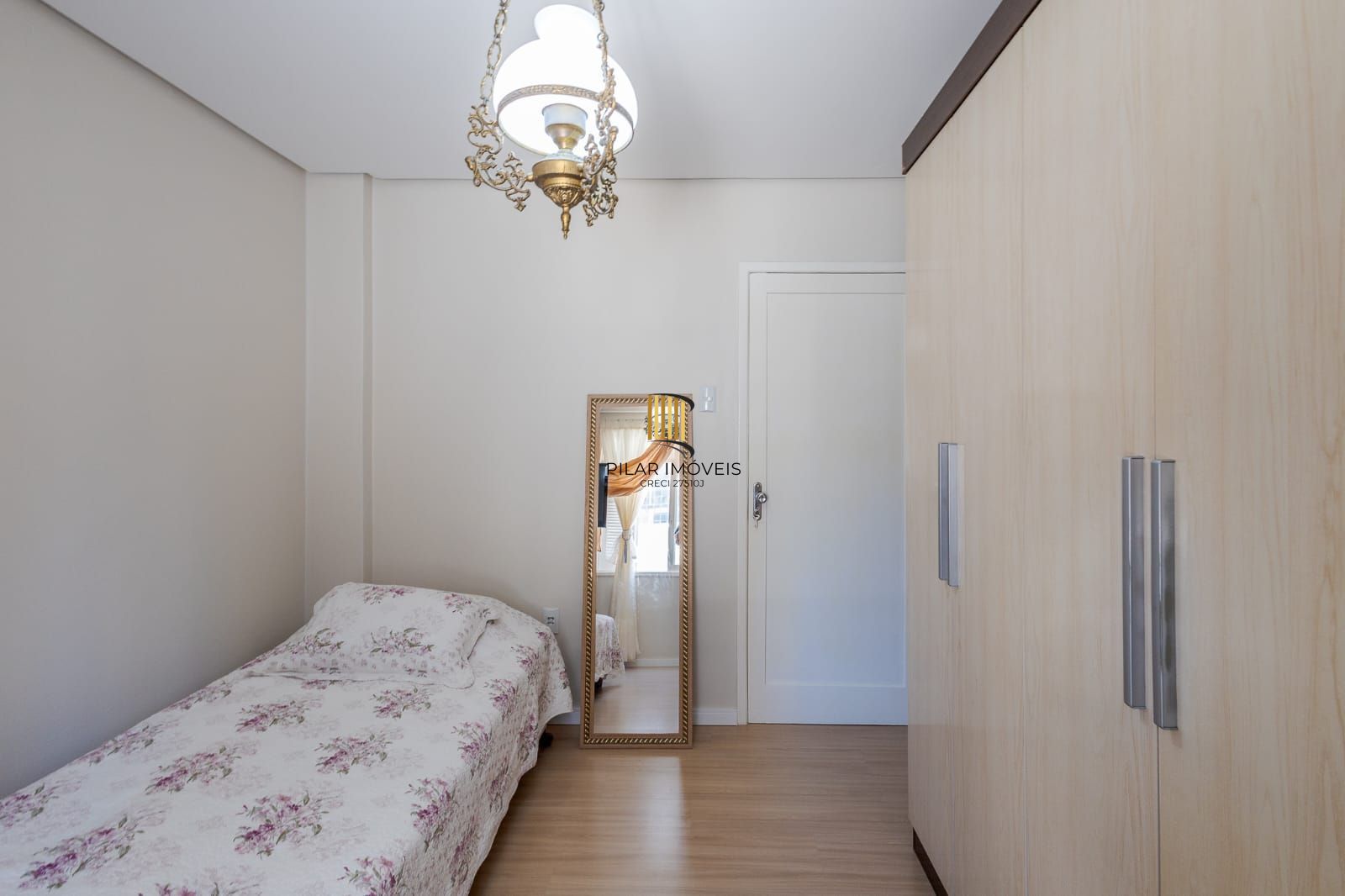Apartamento de 80 m²semi mobiliado, 3 dormitórios e 1 suíte no Centro Histórico