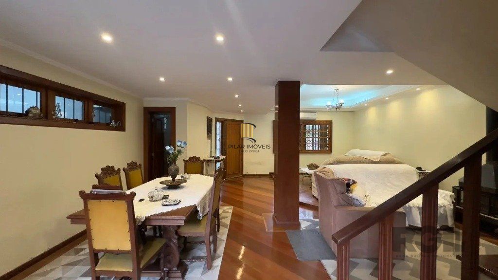 Casa com 4 quartos no bairro nonoai