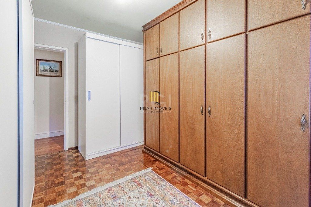 Casa de 3 dormitórios e 4 vagas de garagem no bairro Jardim Itu