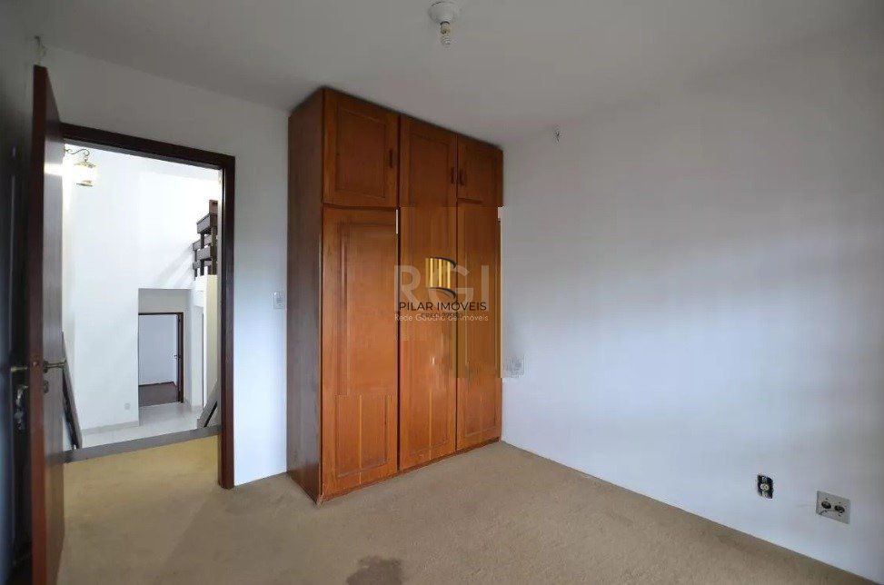 Casa para Venda - 267m², 4 dormitórios, sendo 1 suites, 2 vagas - Tristeza
