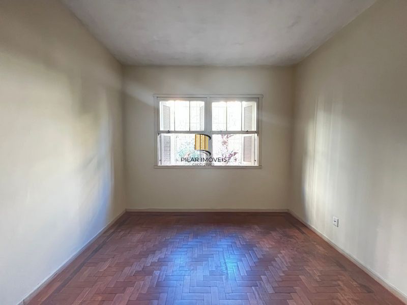 Casa 4 dormitórios no bairro Rio Branco em Porto Alegre para Alugar