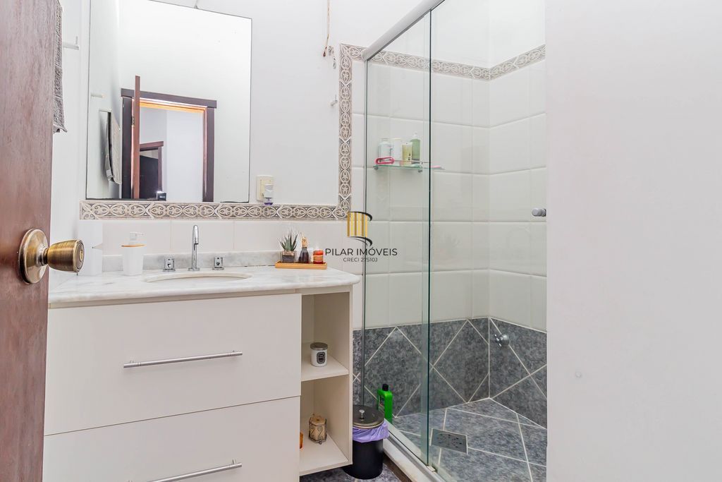 Casa de 3 dormitórios à venda no Bairro Serraria - Porto Alegre