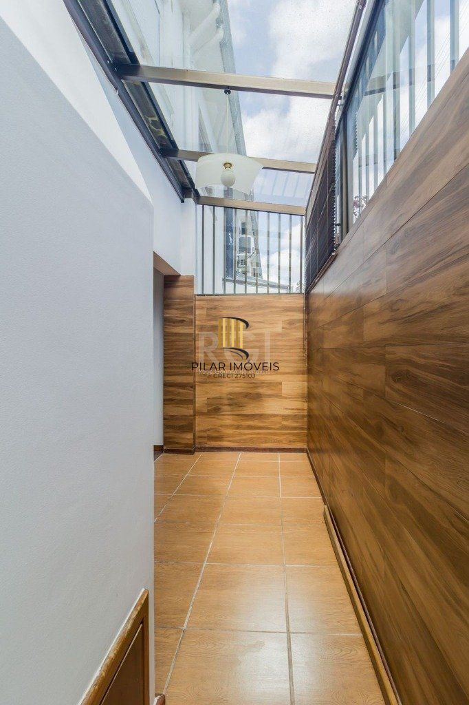 Casa em condomínio com 3 dormitórios, churrasqueira e 1 vaga de garagem no bairro Ipanema
